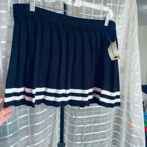Black and White Pleated Skirt